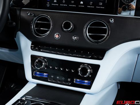 Used 2025 Rolls-Royce Spectre AWD/4WD image 36