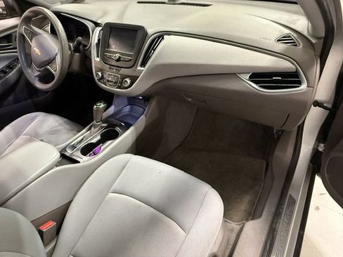 Used 2018 Chevrolet Malibu LS image 13