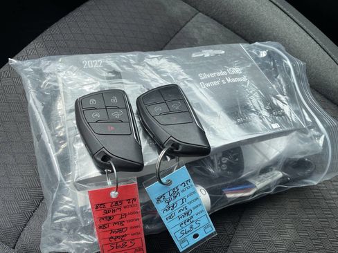 Used 2022 Chevrolet Silverado 1500 LT image 25