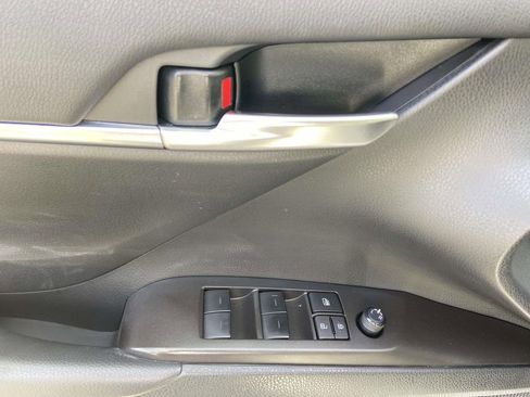 Used 2024 Toyota Camry SE FWD image 12