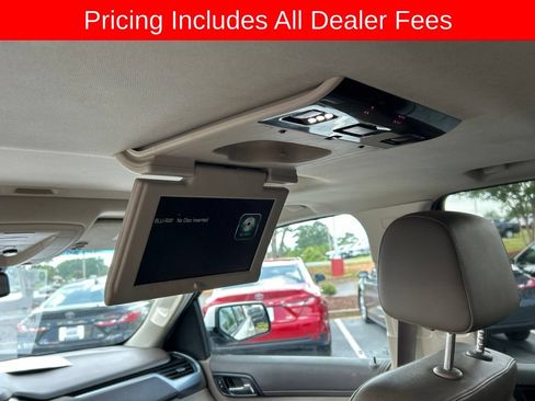 Used 2019 Chevrolet Suburban LT AWD/4WD image 16
