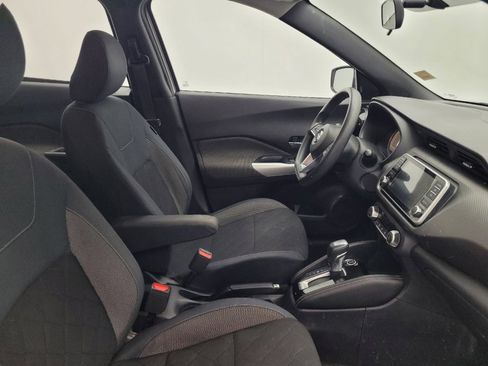 Used 2019 Nissan Kicks SV image 21