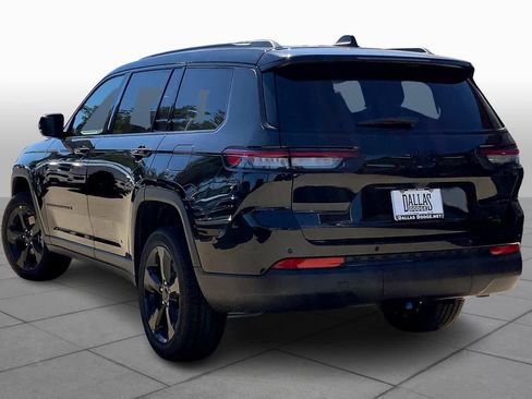 Used 2024 Jeep Grand Cherokee L Altitude image 11