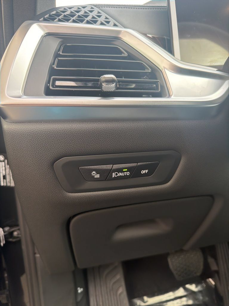 New 2026 BMW X5 xDrive50e AWD/4WD image 33