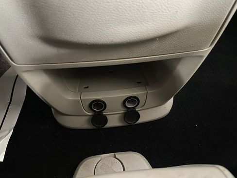 Used 2013 Dodge Grand Caravan SE image 36