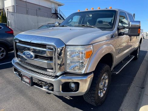 Used 2015 Ford F250 XLT w/ XLT Premium Package image 3