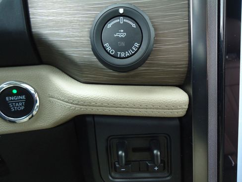 Used 2023 Ford Expedition Max Limited image 19