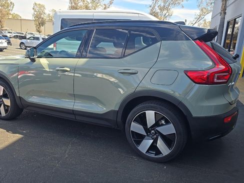 Used 2023 Volvo XC40 Recharge Ultimate AWD/4WD image 3