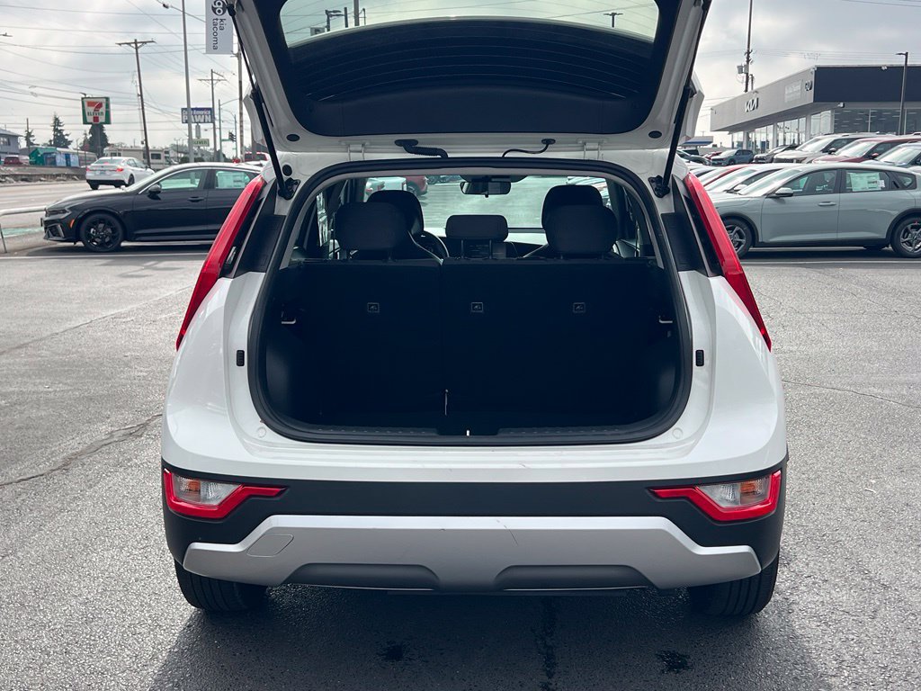 Certified 2025 Kia Niro LX FWD image 8