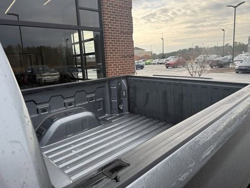 Used 2021 Chevrolet Silverado 1500 LT w/ Z71 Off-Road Package image 12