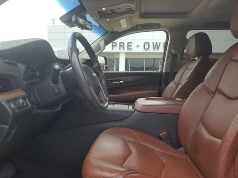 Used 2019 Cadillac Escalade Premium Luxury w/ LPO, Radiant Package image 8