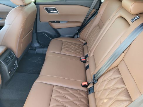 New 2026 Nissan Rogue Platinum w/ Platinum Premium Package image 12