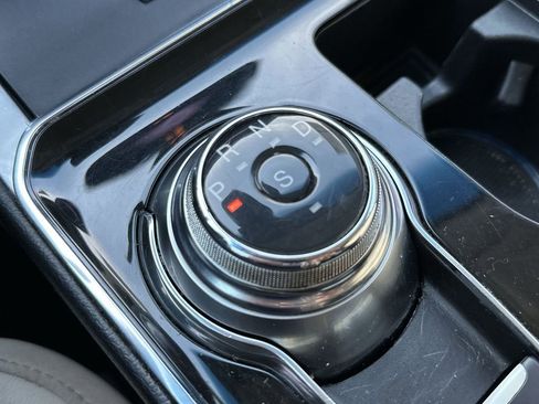 Used 2019 Ford Edge Titanium image 20