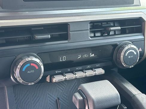 Certified 2025 Toyota Tacoma Limited AWD/4WD image 29