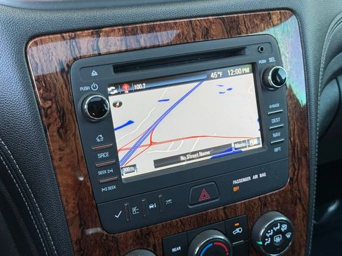 Used 2013 Chevrolet Traverse LT image 4