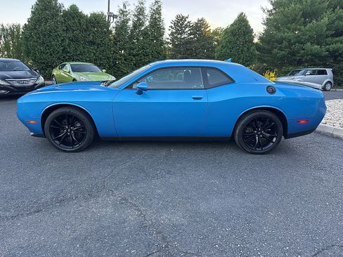 Used 2018 Dodge Challenger SXT w/ Blacktop Package RWD image 9