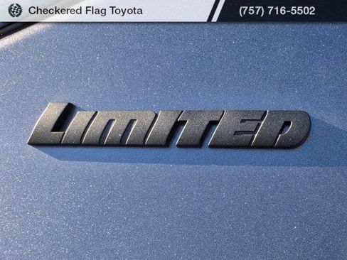 Used 2025 Toyota Tundra Limited AWD/4WD image 9