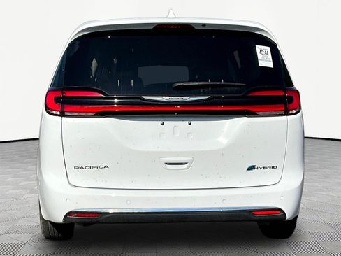 Used 2022 Chrysler Pacifica Touring-L w/ Uconnect Theater Family Group FWD image 5