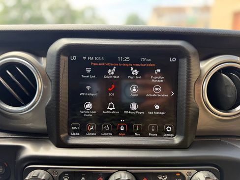 Used 2020 Jeep Gladiator Overland AWD/4WD image 29