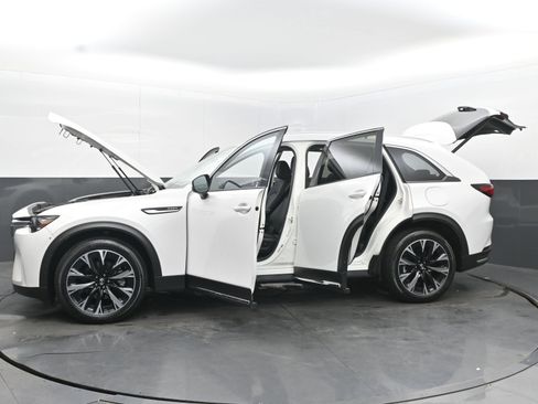 Used 2024 MAZDA CX-90 Plug-In Hybrid w/ Premium Pkg image 39