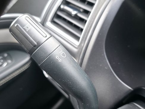 Used 2018 Ford Explorer Platinum image 36