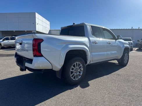 Used 2024 Toyota Tacoma Limited image 6