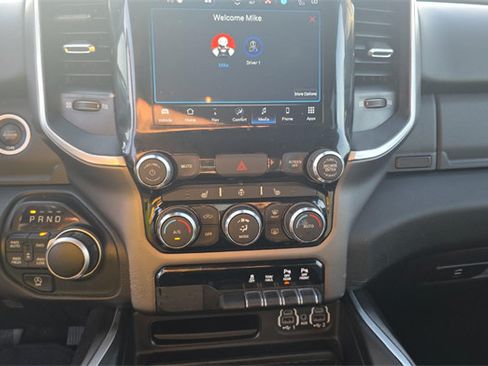 Used 2022 RAM 1500 Big Horn AWD/4WD image 11