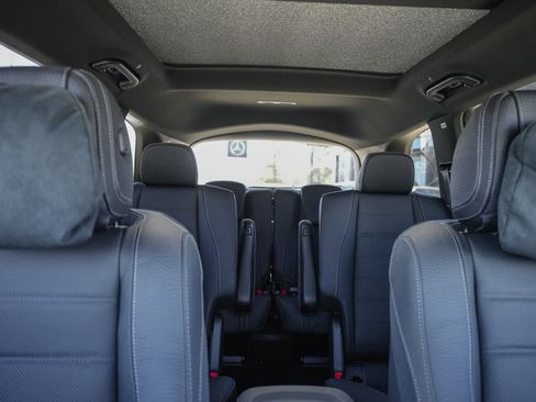 New 2026 Mercedes-Benz GLS 450 4MATIC image 26