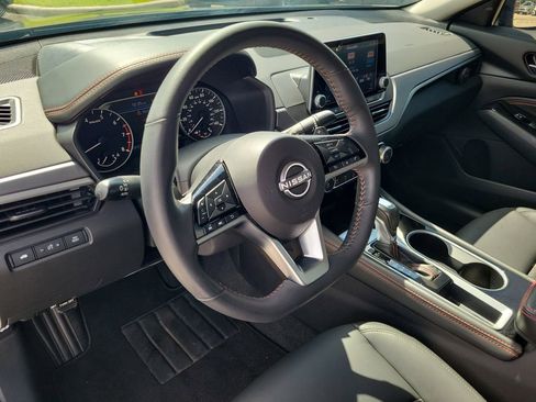 Used 2023 Nissan Altima 2.5 SR FWD image 21