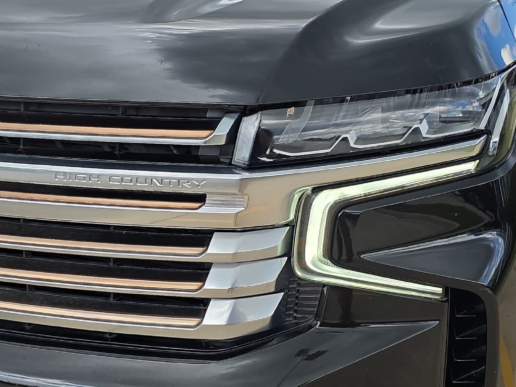 Used 2021 Chevrolet Suburban High Country RWD image 32
