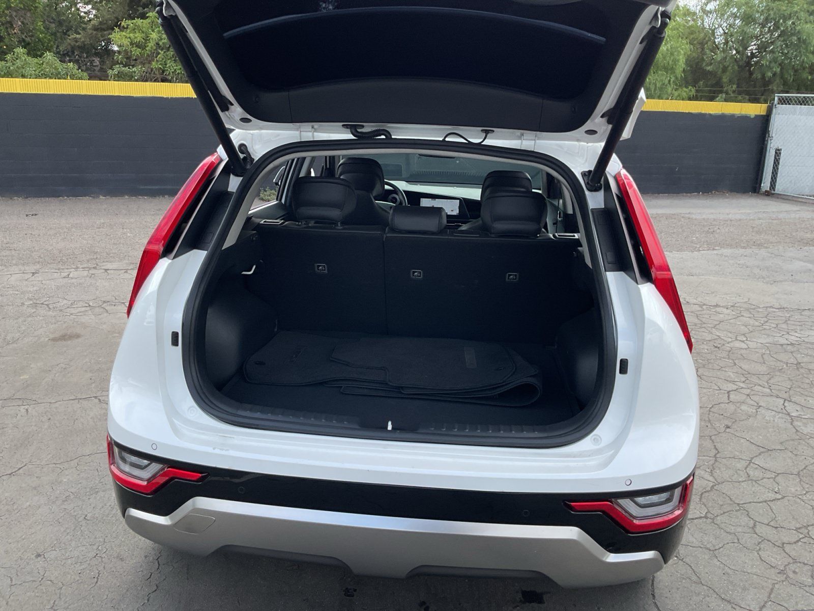 Used 2023 Kia Niro Wave FWD image 26