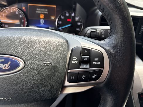 Used 2023 Ford Explorer XLT RWD image 28