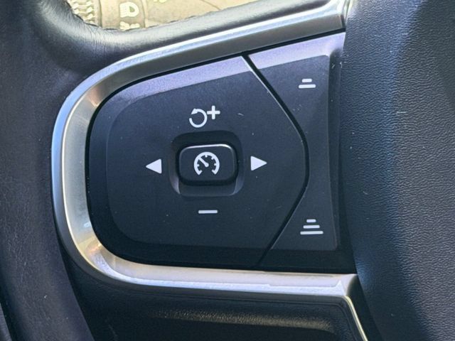 Used 2019 Volvo XC60 T5 Momentum w/ Multimedia Package FWD image 23