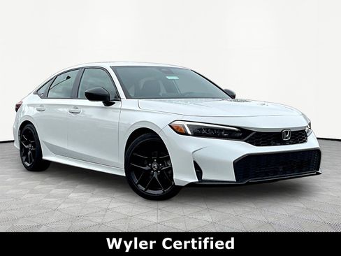 Used 2025 Honda Civic Sport image 3
