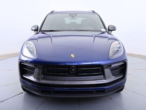 Certified 2025 Porsche Macan image 10