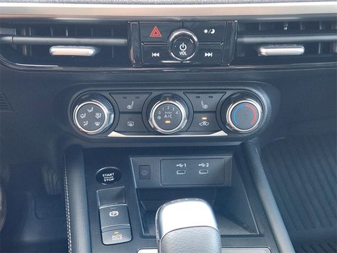 New 2025 Nissan Kicks SV w/ SV Premium Package image 14