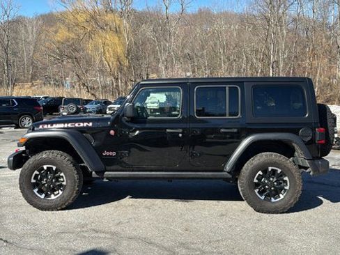 Certified 2025 Jeep Wrangler Unlimited Rubicon AWD/4WD image 4