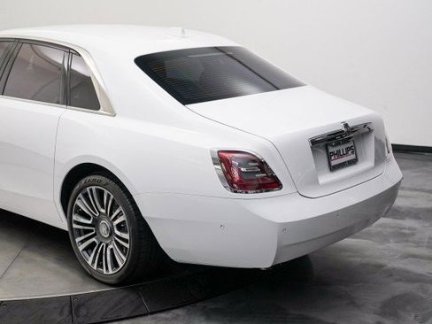 Used 2024 Rolls-Royce Ghost image 10