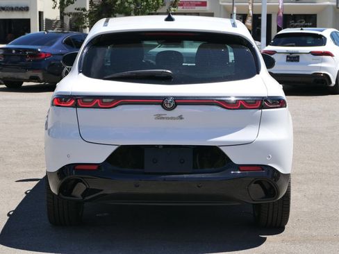 Used 2025 Alfa Romeo Tonale w/ Premium Package AWD/4WD image 5
