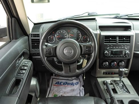 Used 2012 Jeep Liberty Sport AWD/4WD image 16