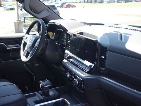 New 2026 GMC Sierra 1500 SLT w/ SLT Convenience Package image 30