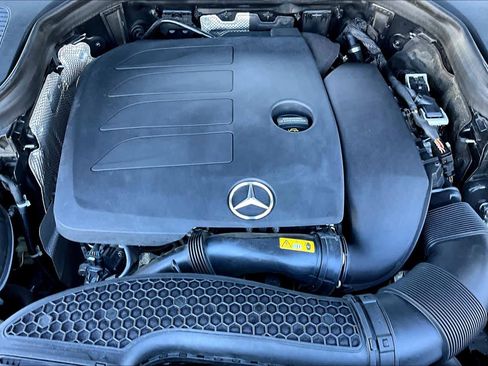 Used 2022 Mercedes-Benz GLC 300 image 32