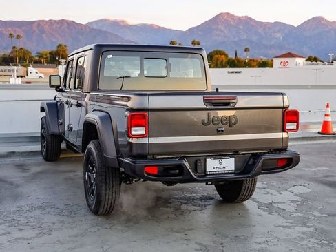 New 2026 Jeep Gladiator Sport image 7