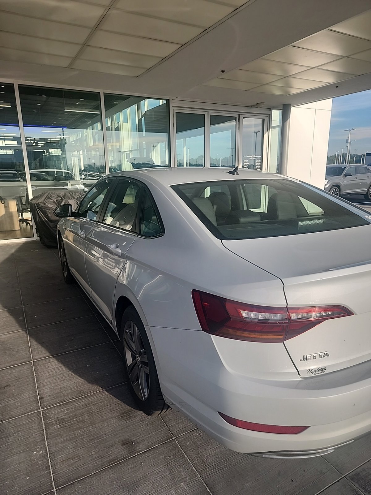 Used 2019 Volkswagen Jetta R-Line FWD image 4