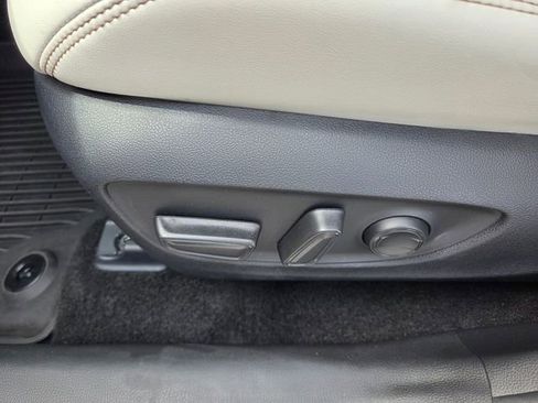 Used 2025 Toyota RAV4 XLE Premium FWD image 4