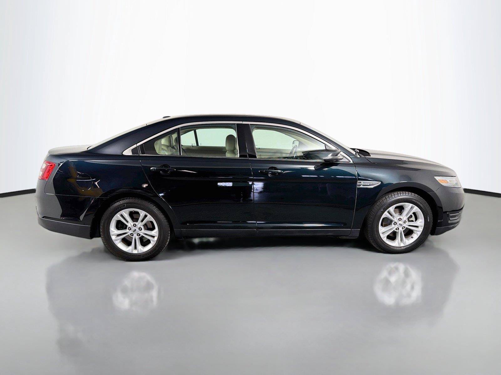 Used 2014 Ford Taurus SEL w/ Equipment Group 201A FWD image 5