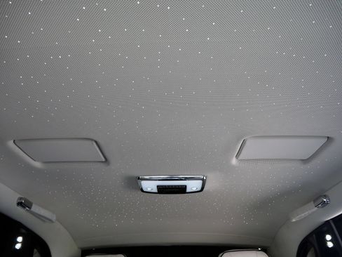 Certified 2022 Rolls-Royce Phantom Extended Wheelbase w/ The Phantom Package RWD image 19