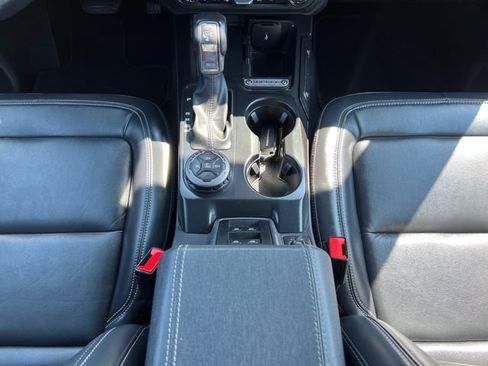 Used 2025 Ford Bronco Outer Banks AWD/4WD image 24