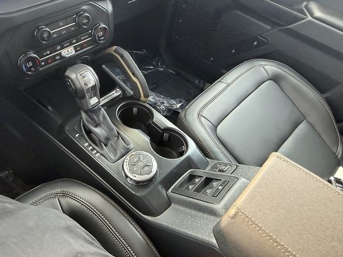 Used 2026 Ford Bronco Badlands AWD/4WD image 14