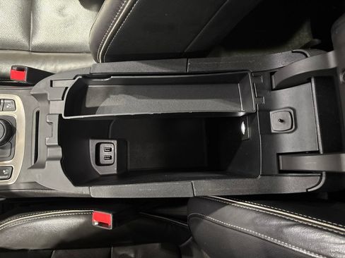 Used 2018 GMC Terrain Denali w/ Comfort Package AWD/4WD image 30